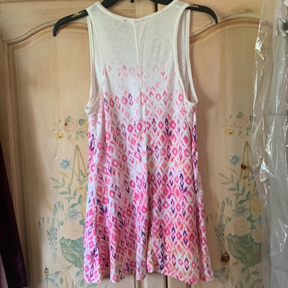 Akeem + Kin tank top - Picture 3 of 4